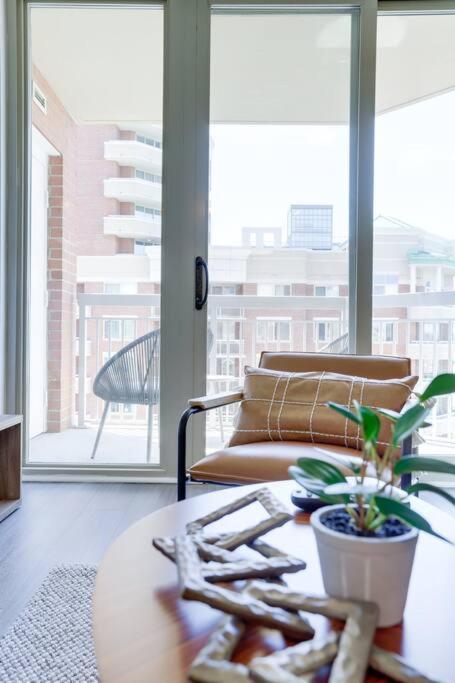 Bright Apartment Walk To Ballston Metro Arlington Exterior foto