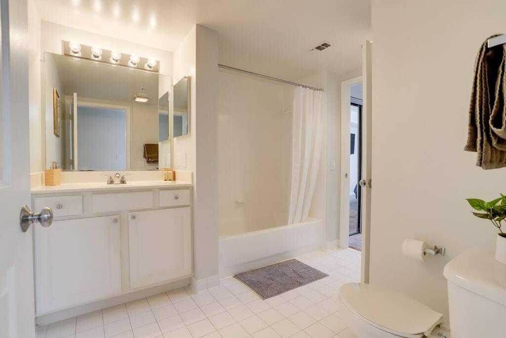 Bright Apartment Walk To Ballston Metro Arlington Exterior foto